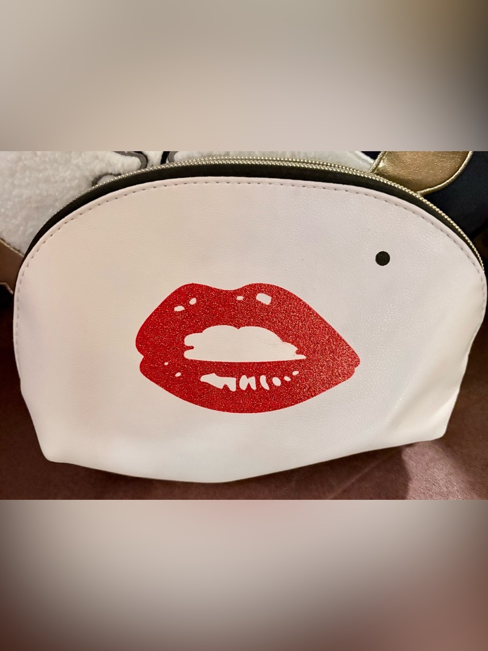 Marilyn Monroe White Cosmetic Bag with Red Lip Print - Picture 1 of 5